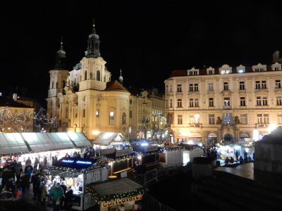ポーランド、クラクフ中央広場のクリスマス